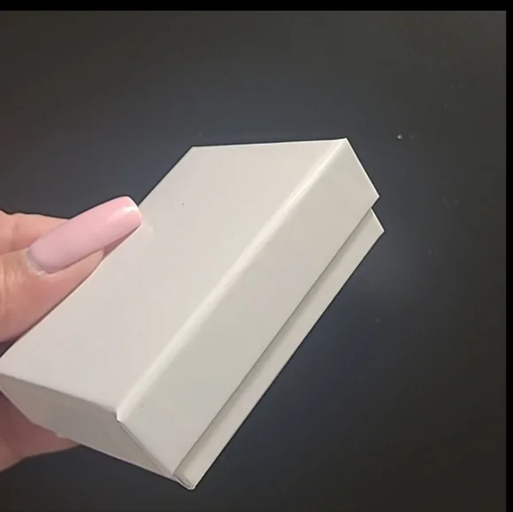 Heart Rhinestones Stud Earrings - Picture 5 of 5